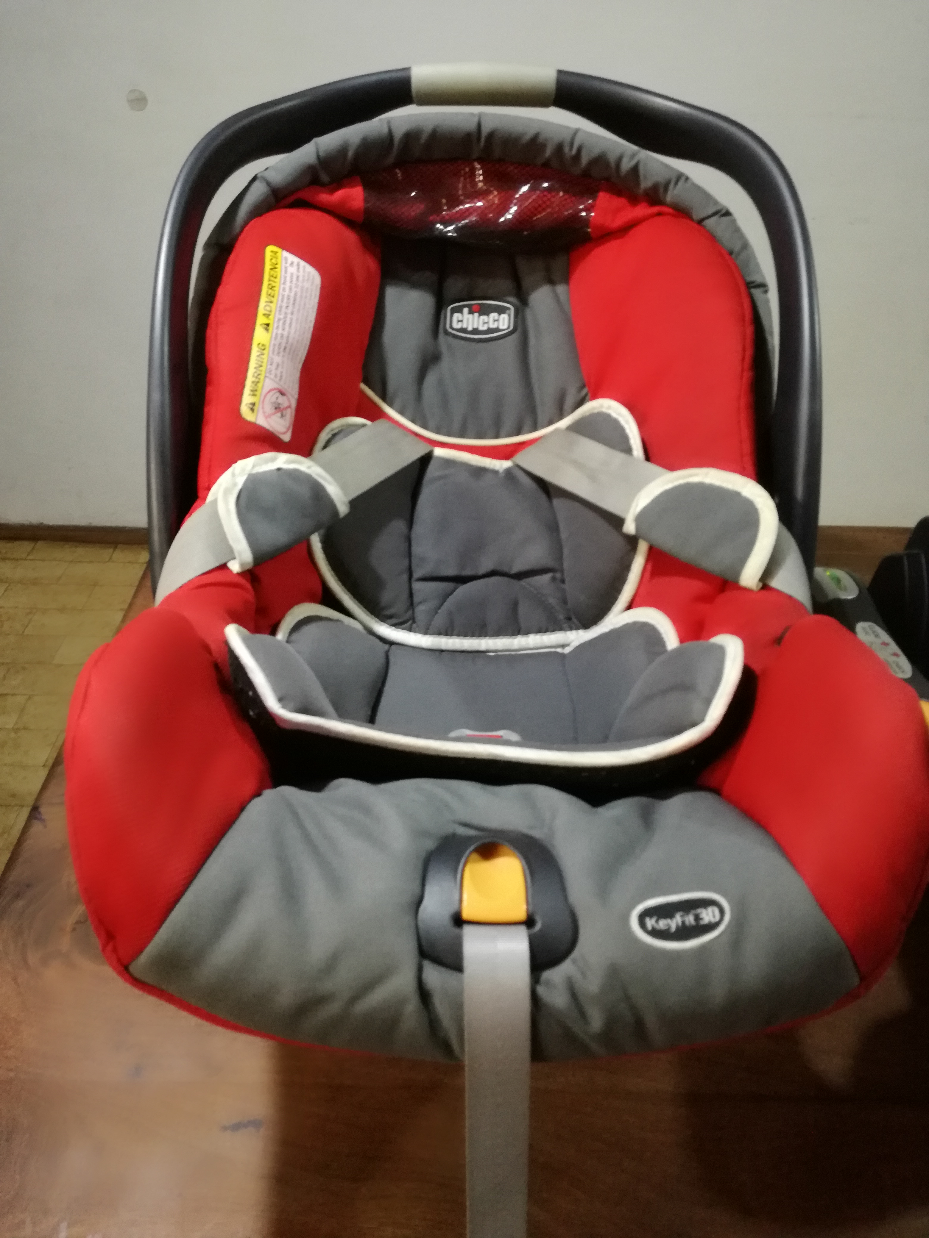 BUTACA HUEVITO BEBÉ CHICCO KEYFIT MÁS BASE PARA AUTO